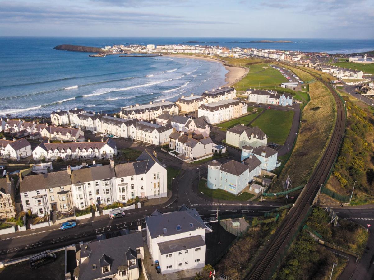 White Hall Portrush Kültér fotó